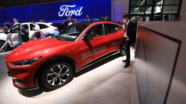 Ford contrata al jefe del proyecto de autos de Apple Ford contrata al jefe del proyecto de autos de Apple