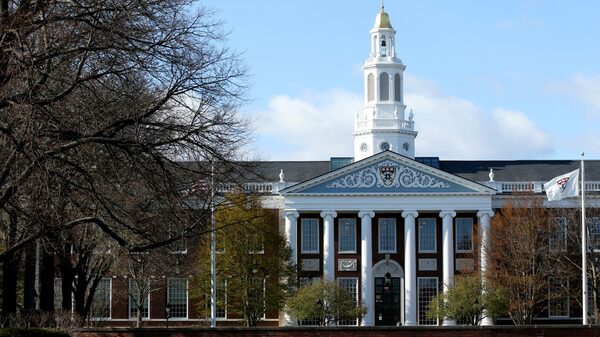 La creciente desunión de Harvard enfrenta a los antiguos alumnos con los profesores La creciente desunión de Harvard enfrenta a los antiguos alumnos con los profesores