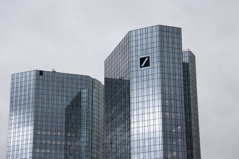Sede del Deutsche Bank en el distrito financiero de Frankfurt. Fotógrafo: Alex Kraus/Bloomberg. Sede del Deutsche Bank en el distrito financiero de Frankfurt. Fotógrafo: Alex Kraus/Bloomberg.