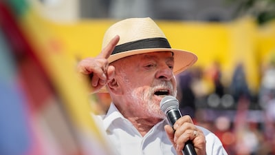 Ventaja de Lula sobre Flávio Bolsonaro se reduce a pocas semanas de las elecciones en Brasil Ventaja de Lula sobre Flávio Bolsonaro se reduce a pocas semanas de las elecciones en Brasil
