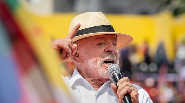Ventaja de Lula sobre Flávio Bolsonaro se reduce a pocas semanas de las elecciones en Brasil Ventaja de Lula sobre Flávio Bolsonaro se reduce a pocas semanas de las elecciones en Brasil