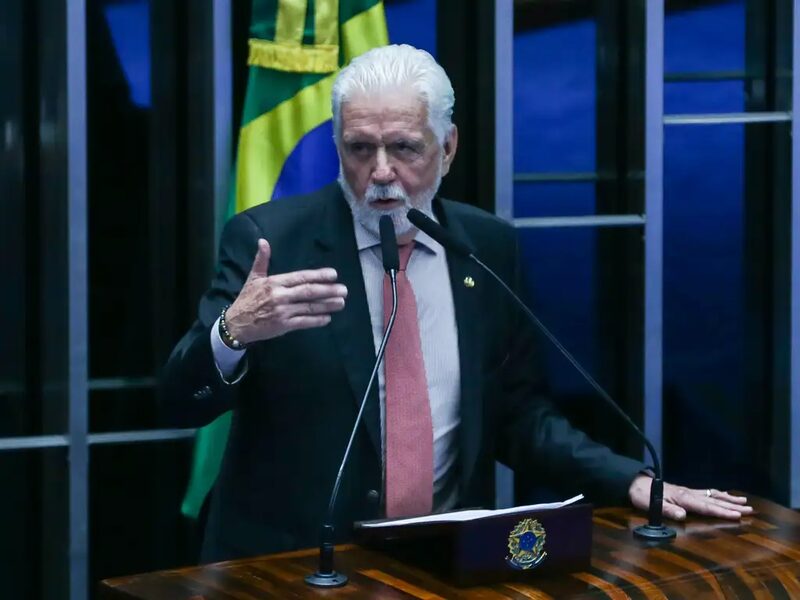 Jaques Wagner deixa liderança no Senado em meio a caso Master Jaques Wagner deixa liderança no Senado em meio a caso Master