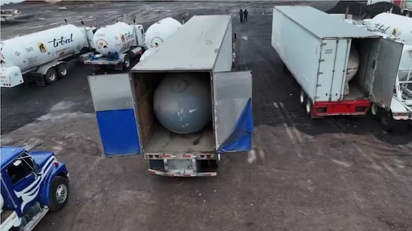 México detiene a un exmiembro de la Marina en un caso de contrabando de combustible México detiene a un exmiembro de la Marina en un caso de contrabando de combustible