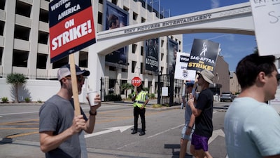 Sony Pictures Entertainment recorta cientos de empleos en televisión y cine Sony Pictures Entertainment recorta cientos de empleos en televisión y cine