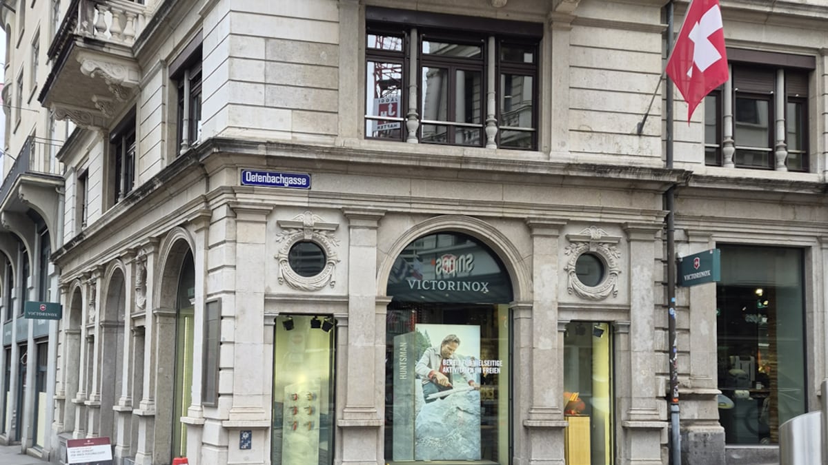 Flagship store da Victorinox em Zurique, na Suíça (Foto: Bloomberg Línea)