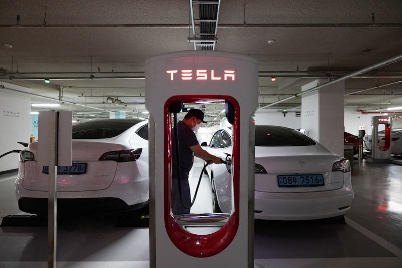 Una estación de carga de Tesla Una estación de carga de Tesla