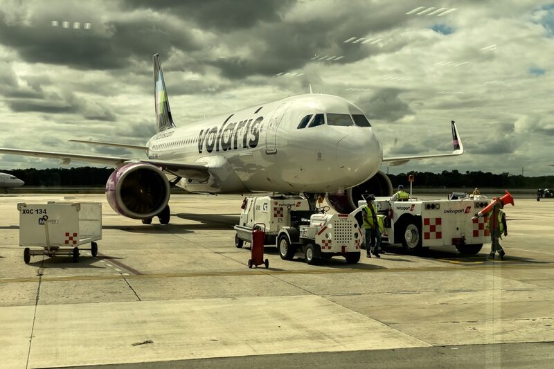 El consumo de combustible para aviones ha aumentado gracias a la llegada masiva de turistas extranjeros vacunados a destinos como Cancún, Cabo San Lucas y Puerto Vallarta El consumo de combustible para aviones ha aumentado gracias a la llegada masiva de turistas extranjeros vacunados a destinos como Cancún, Cabo San Lucas y Puerto Vallarta
