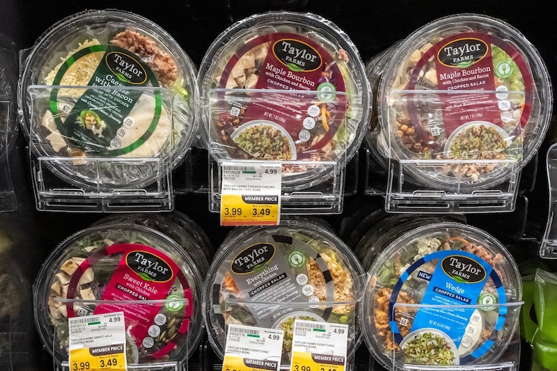 Saladas embaladas da Taylor Farms à venda em um supermercado em San Pablo, Califórnia, em 17 de julho. Saladas embaladas da Taylor Farms à venda em um supermercado em San Pablo, Califórnia, em 17 de julho.