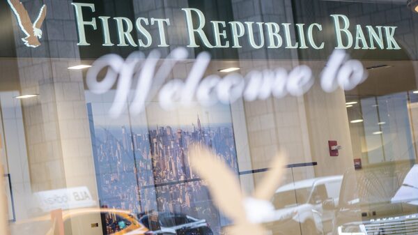 First Republic concentra interés de JPMorgan y Morgan Stanley, según WSJ First Republic concentra interés de JPMorgan y Morgan Stanley, según WSJ