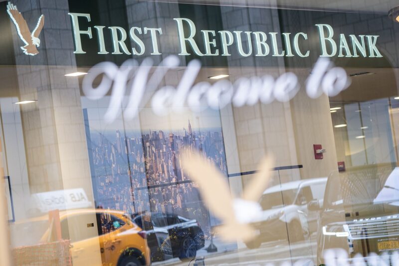 First Republic concentra interés de JPMorgan y Morgan Stanley, según WSJ. First Republic concentra interés de JPMorgan y Morgan Stanley, según WSJ.