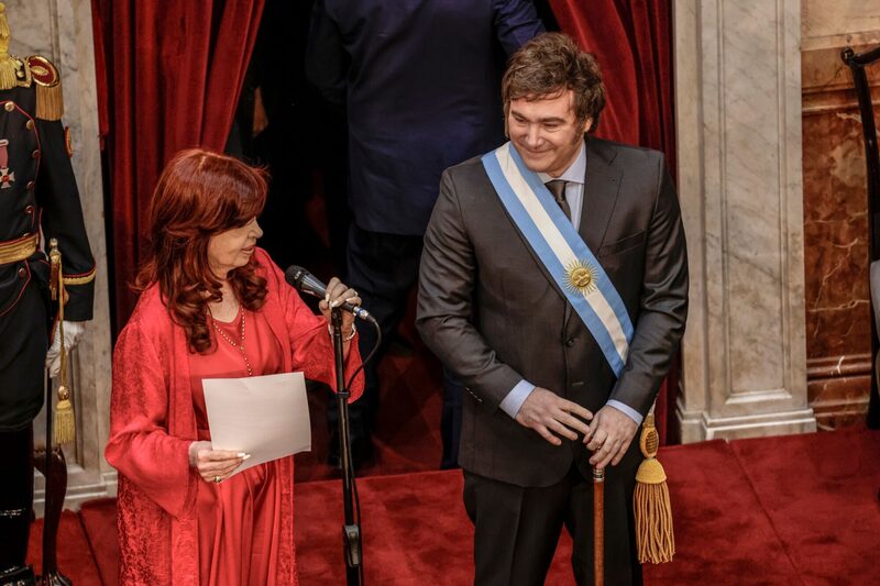 Duro cruce entre Cristina Kirchner y Milei: “Yo vine a rescatar al país, no a hundirlo” Duro cruce entre Cristina Kirchner y Milei: “Yo vine a rescatar al país, no a hundirlo”