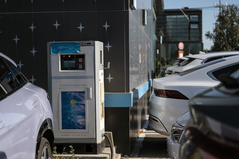 Encontrar um modelo de negócio rentável para o carregamento de veículos elétricos é essencial para atingir os objetivos de eletrificação (Foto: Na Bian/Bloomberg) Encontrar um modelo de negócio rentável para o carregamento de veículos elétricos é essencial para atingir os objetivos de eletrificação (Foto: Na Bian/Bloomberg)