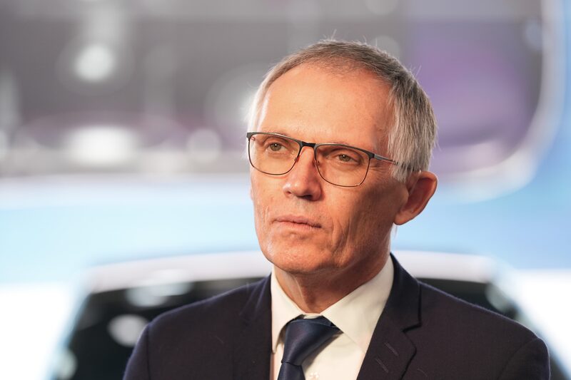 CEO de Stellantis dejará su cargo en el fabricante de Jeep y Fiat CEO de Stellantis dejará su cargo en el fabricante de Jeep y Fiat