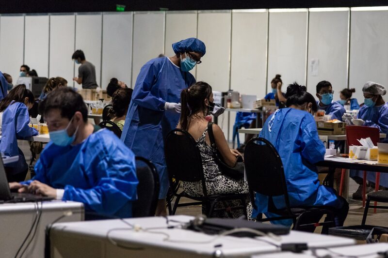 Los casos en Argentina han aumentado constantemente desde mediados de diciembre, mientras que los recuentos de contagios a nivel mundial alcanzaron un récord diario el lunes. Fotógrafo: Anita Pouchard Serra/Bloomberg Los casos en Argentina han aumentado constantemente desde mediados de diciembre, mientras que los recuentos de contagios a nivel mundial alcanzaron un récord diario el lunes. Fotógrafo: Anita Pouchard Serra/Bloomberg