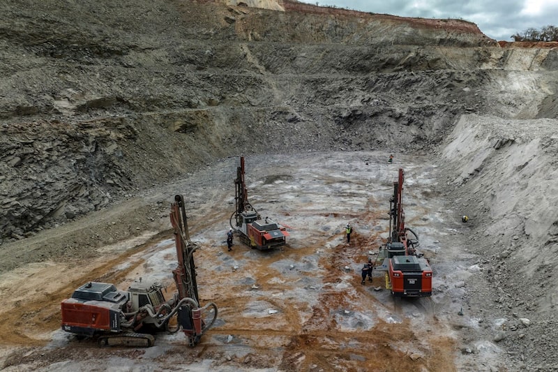 BNDES e Finep destinaram o valor em apoio financeiro para empresas, incluindo linhas de crédito e investimentos em ações. O apoio pode ser usado para desenvolver cadeias de suprimento de minerais como lítio, elementos de terras raras, níquel, grafite e silício (Foto: Dado Galdieri/Bloomberg) BNDES e Finep destinaram o valor em apoio financeiro para empresas, incluindo linhas de crédito e investimentos em ações. O apoio pode ser usado para desenvolver cadeias de suprimento de minerais como lítio, elementos de terras raras, níquel, grafite e silício (Foto: Dado Galdieri/Bloomberg)