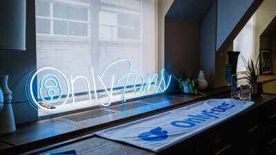 Empresário dono do OnlyFans recebe US$ 1,8 bilhão em dividendos em três anos Empresário dono do OnlyFans recebe US$ 1,8 bilhão em dividendos em três anos