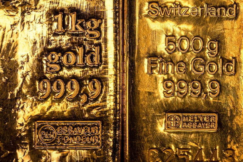 El oro se encamina a su primera racha de dos semanas consecutivas de pérdidas este año. El oro se encamina a su primera racha de dos semanas consecutivas de pérdidas este año.