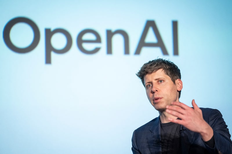 El CEO de OpenAI, Sam Altman, participa en una mesa redonda junto al presidente y director ejecutivo del Grupo SoftBank, Masayoshi Son, en Tokio el 3 de febrero de 2025. El CEO de OpenAI, Sam Altman, participa en una mesa redonda junto al presidente y director ejecutivo del Grupo SoftBank, Masayoshi Son, en Tokio el 3 de febrero de 2025.