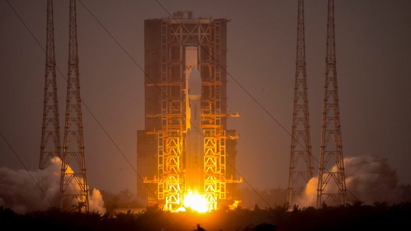 China lança foguete com satélites em esforço para desafiar a Starlink de Musk China lança foguete com satélites em esforço para desafiar a Starlink de Musk