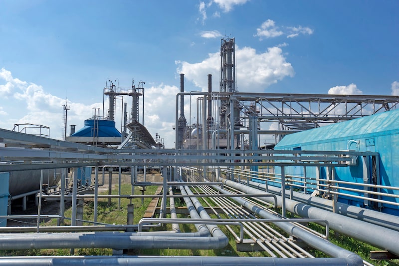 Tuberías de transporte de gas e infraestructura de procesamiento en una refinería en Poltava. Fotógrafo: Vincent Mundy/Bloomberg. Tuberías de transporte de gas e infraestructura de procesamiento en una refinería en Poltava. Fotógrafo: Vincent Mundy/Bloomberg.