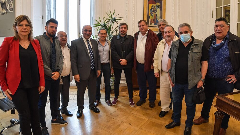 El jefe de Gabinete recibió a más de 10 gremios en su despacho en la previa del Congreso de la CGT El jefe de Gabinete recibió a más de 10 gremios en su despacho en la previa del Congreso de la CGT