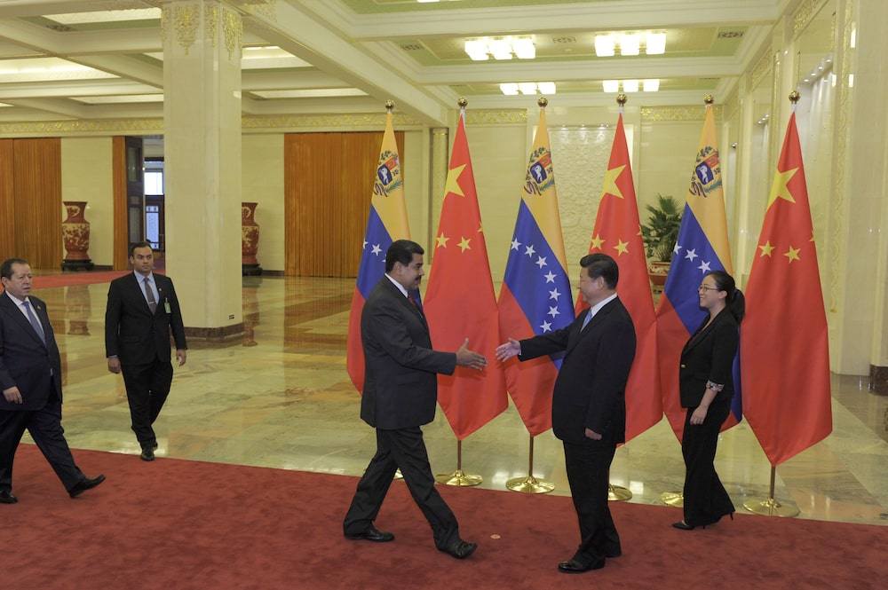 Nicolas Maduro con Xi Jinping en el Great Hall of the People en Beijing. Nicolas Maduro con Xi Jinping en el Great Hall of the People en Beijing.