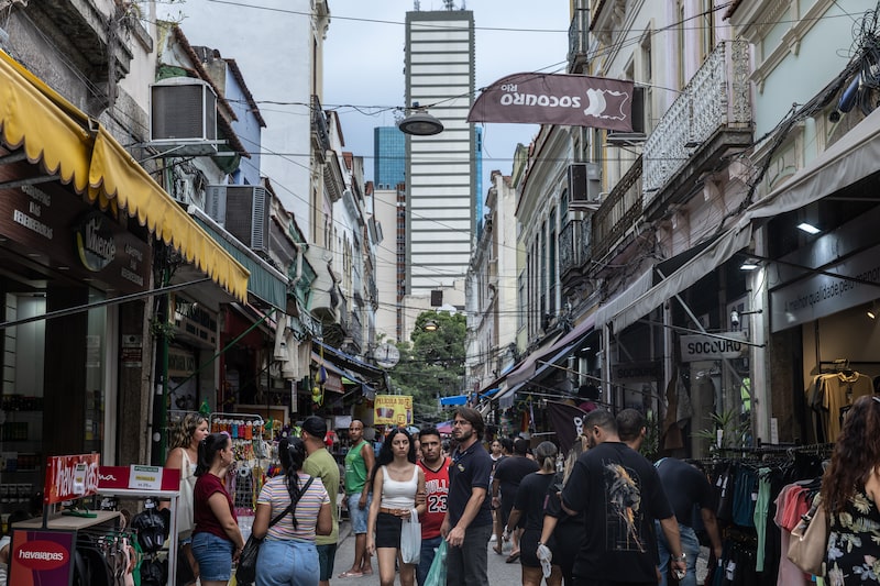 Un mercado callejero en Río de Janeiro. Un mercado callejero en Río de Janeiro.