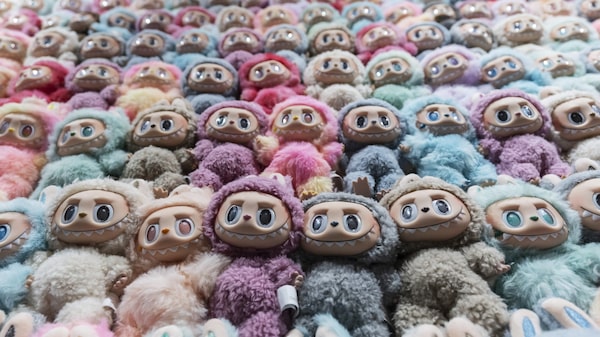 Pop Mart sufre un desplome de US$33.000 millones al desinflarse el furor por Labubu Pop Mart sufre un desplome de US$33.000 millones al desinflarse el furor por Labubu