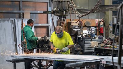 La actividad manufacturera de EE.UU. registra su mayor contracción en cuatro meses La actividad manufacturera de EE.UU. registra su mayor contracción en cuatro meses