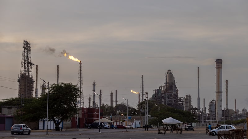 De cripto a petróleo: bilionário da Coinbase vê oportunidade ‘excepcional’ na Venezuela De cripto a petróleo: bilionário da Coinbase vê oportunidade ‘excepcional’ na Venezuela