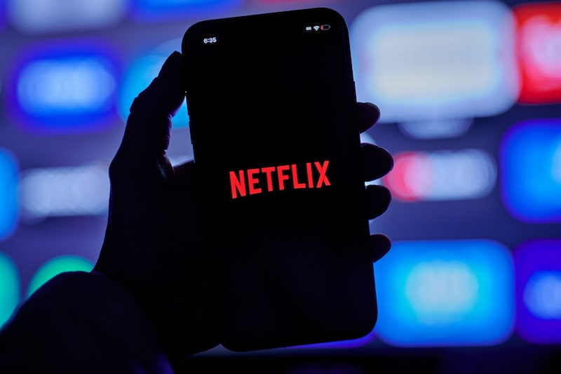 El logotipo de Netflix en un teléfono inteligente colocado en el barrio de Queens, en Nueva York (Estados Unidos), el martes 26 de marzo de 2024. El logotipo de Netflix en un teléfono inteligente colocado en el barrio de Queens, en Nueva York (Estados Unidos), el martes 26 de marzo de 2024.