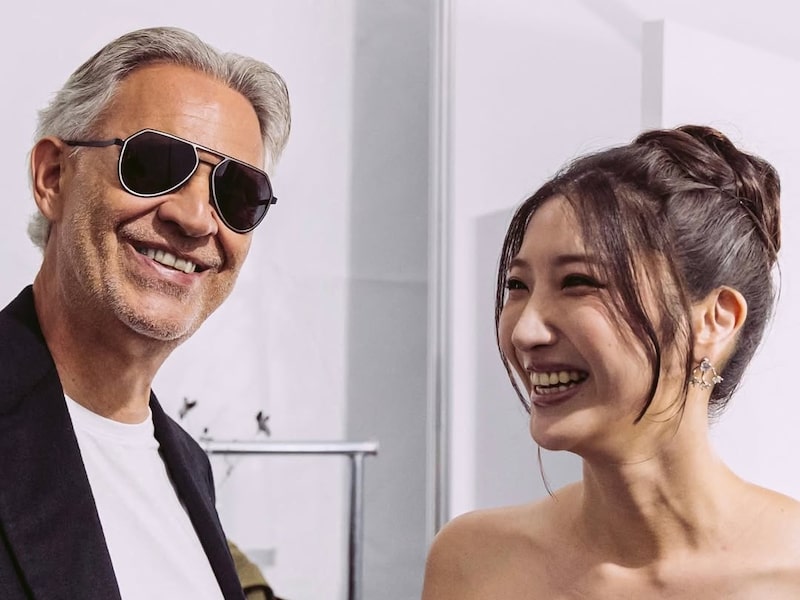 Andrea Bocelli y Ejae Andrea Bocelli y Ejae