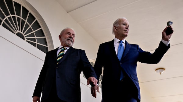 ‘Homem do passado’: Lula encara desgaste político e se arrisca a repetir erro de Biden ‘Homem do passado’: Lula encara desgaste político e se arrisca a repetir erro de Biden
