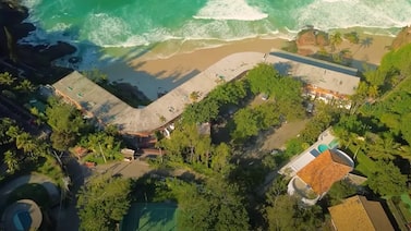 Câmbio afeta preço de imóveis de luxo. Mansão de Marcio Garcia tem corte de R$ 150 mi Câmbio afeta preço de imóveis de luxo. Mansão de Marcio Garcia tem corte de R$ 150 mi