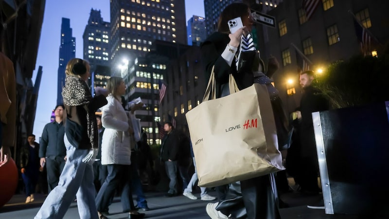 Lucro da H&M supera as expectativas com controle de custos e aumento de ofertas Lucro da H&M supera as expectativas com controle de custos e aumento de ofertas