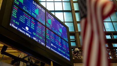 Traders adoptarían activos de mayor riesgo tras acuerdo de límite de deuda en EE.UU. Traders adoptarían activos de mayor riesgo tras acuerdo de límite de deuda en EE.UU.