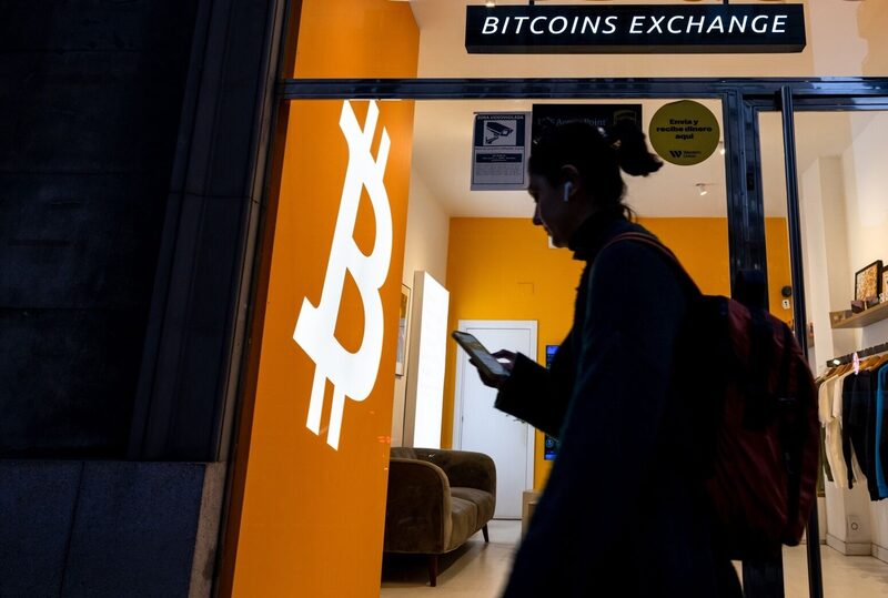 El bitcoin está subiendo de nuevo hacia el esquivo nivel de precios de US$100.000. El bitcoin está subiendo de nuevo hacia el esquivo nivel de precios de US$100.000.