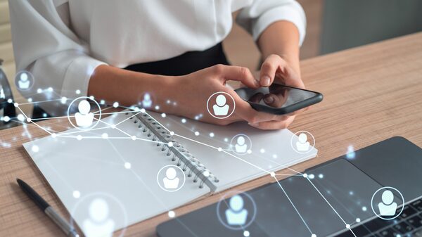 Cómo fallas de la IA perpetúan las brechas de género en el mercado laboral  Cómo fallas de la IA perpetúan las brechas de género en el mercado laboral