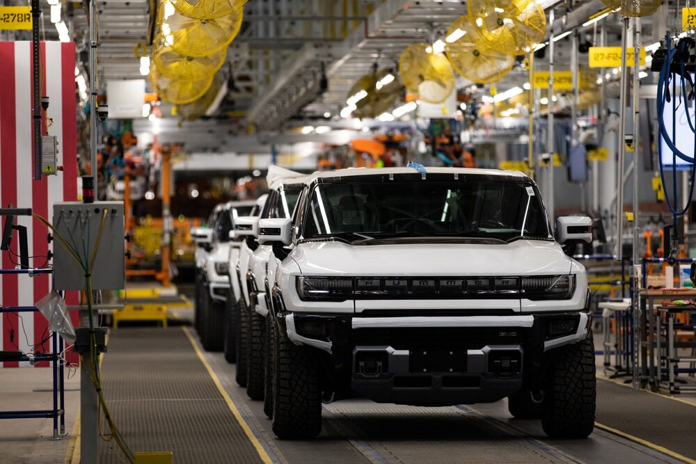 Linha de produção do Hummer elétrico em Detroit, na chamada Factory ZERO, que recebeu há alguns anos o maior investimento da GM em uma única planta, de US$ 2,2 bilhões Linha de produção do Hummer elétrico em Detroit, na chamada Factory ZERO, que recebeu há alguns anos o maior investimento da GM em uma única planta, de US$ 2,2 bilhões