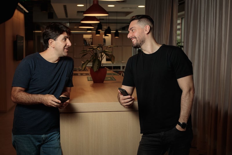 André Sá (ex-sócio do BTG Pactual e da Stone) e Marcelo Toledo (ex-sócio do Nubank), cofundadores da healthtech Klivo André Sá (ex-sócio do BTG Pactual e da Stone) e Marcelo Toledo (ex-sócio do Nubank), cofundadores da healthtech Klivo