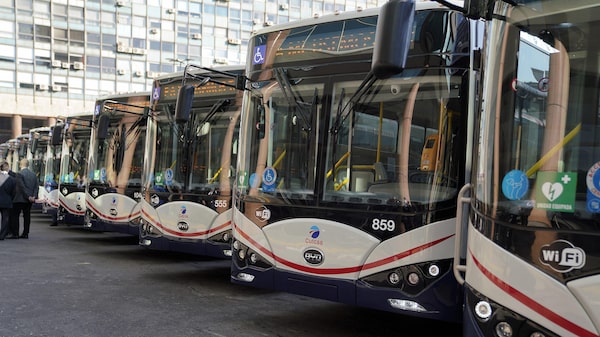 Horarios de ómnibus, bancos y comercios este 24 de diciembre en Uruguay Horarios de ómnibus, bancos y comercios este 24 de diciembre en Uruguay