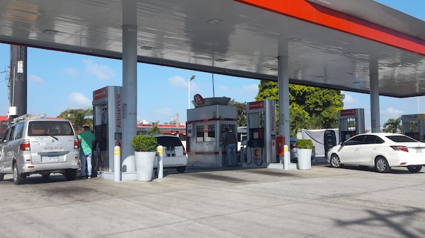Sin cambio de ruta, transportistas panameños exigen congelar precios del combustible Sin cambio de ruta, transportistas panameños exigen congelar precios del combustible