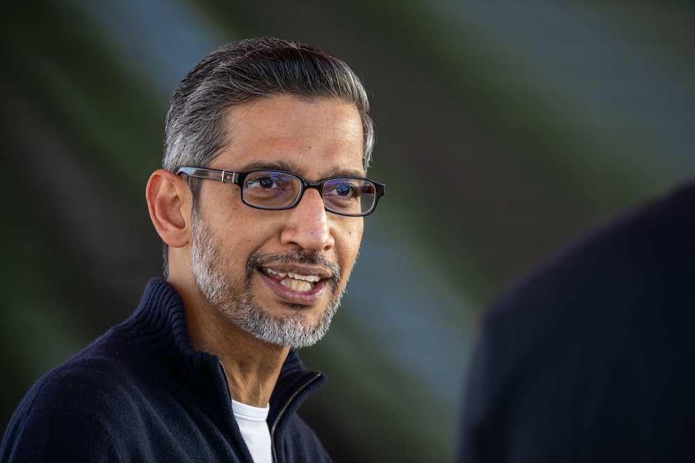 Sundar Pichai, director ejecutivo de Alphabet, durante un evento de Google. La compañía reportó un fuerte aumento en el uso de sus productos de inteligencia artificial. Sundar Pichai, director ejecutivo de Alphabet, durante un evento de Google. La compañía reportó un fuerte aumento en el uso de sus productos de inteligencia artificial.