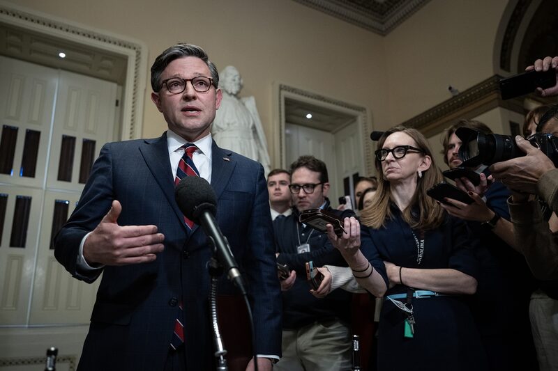 Se aprobó un paquete de ayuda de US$95.000 millones, que estaba estancado, para Ucrania, Israel y Taiwán. Se aprobó un paquete de ayuda de US$95.000 millones, que estaba estancado, para Ucrania, Israel y Taiwán.