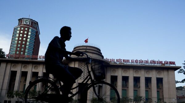 Banco Central de Vietnam se prepara para contrarrestar el impacto de aranceles de EE.UU. Banco Central de Vietnam se prepara para contrarrestar el impacto de aranceles de EE.UU.