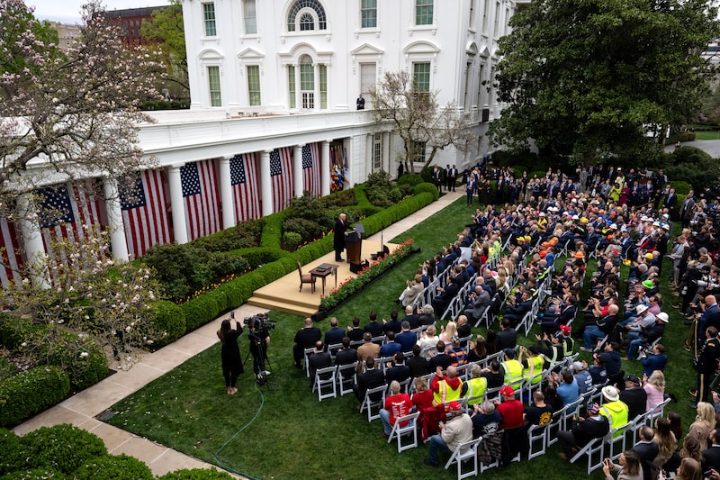 El presidente de EEUU, Donald Trump, habla durante un anuncio de aranceles en el Jardín de las Rosas de la Casa Blanca en Washington, DC, EEUU, el miércoles 2 de abril de 2025. El presidente de EEUU, Donald Trump, habla durante un anuncio de aranceles en el Jardín de las Rosas de la Casa Blanca en Washington, DC, EEUU, el miércoles 2 de abril de 2025.