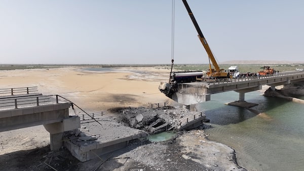 Irã intensifica retaliação ao Kuwait após escalada dos ataques americanos Irã intensifica retaliação ao Kuwait após escalada dos ataques americanos