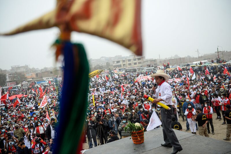 Pedro Castillo, candidato presidencial por el partido Perú Libre, habla durante un mitin de campaña en Lima, Perú, el jueves 27 de mayo de 2021. Pedro Castillo, candidato presidencial por el partido Perú Libre, habla durante un mitin de campaña en Lima, Perú, el jueves 27 de mayo de 2021.
