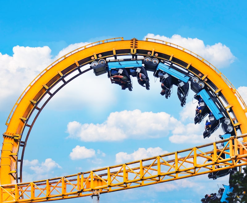 La atracción Doble Loop en el parque de diversiones Salitre Mágico. La atracción Doble Loop en el parque de diversiones Salitre Mágico.