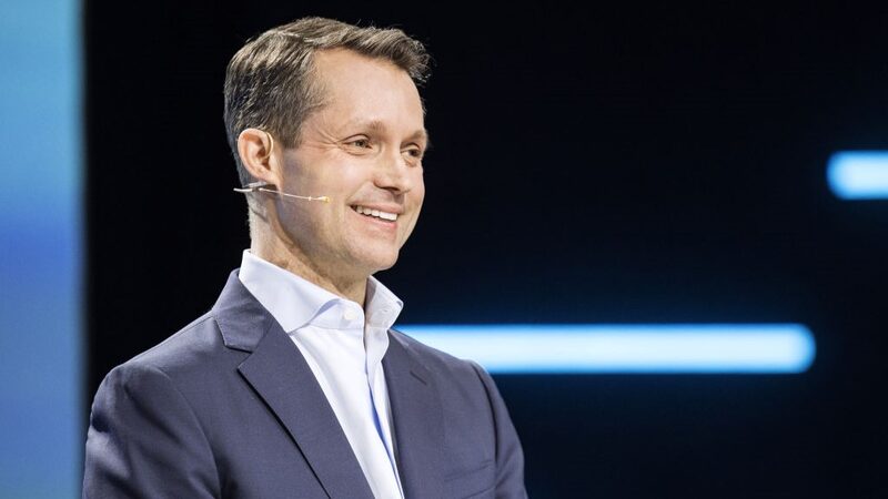 Justin Hotard, nuevo CEO de Nokia, durante una rueda de prensa en la sede de la empresa en Espoo, Finlandia, el lunes 10 de febrero de 2025. Justin Hotard, nuevo CEO de Nokia, durante una rueda de prensa en la sede de la empresa en Espoo, Finlandia, el lunes 10 de febrero de 2025.